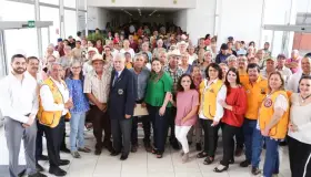 Realizan cirugías de cataratas