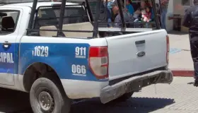 Llega a iglesia cuchillo en mano y amenazando