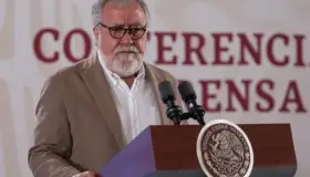 Normalistas de Ayotzinapa podrían permanecer en Guerrero: Encinas