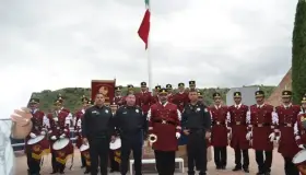 Realizan Honores a la Bandera