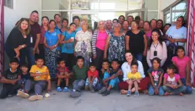 Acercan apoyos a familias