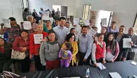 Insiste Alcalde en apoyar a familias