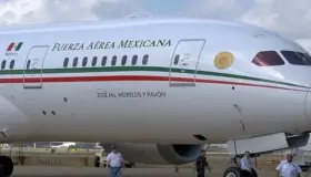 Internet de 7 mdp, comida gourmet y áreas VIP; así viajaba EPN