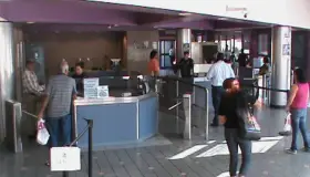 Detienen a mujer con drogas