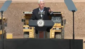 Se reúne Mike Pence con empresarios