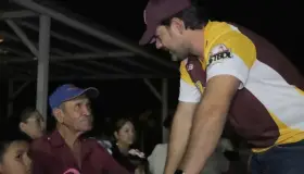 Atiende Alcalde a vecinos de Pueblo Nuevo