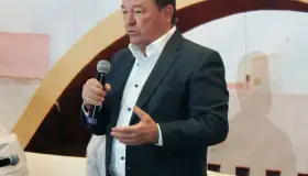 Recibe Alcalde a Senador Bours