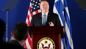 Defiende Pompeo legalidad de llamada entre Trump y Ucrania