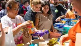 Atiende Gobernadora a sonorenses