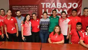 Abandera Gobernadora Pavlovich a atletas de la Ola Roja 