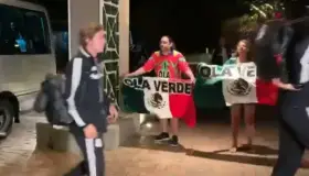 Se hace viral desprecio de los futbolistas mexicanos a 2 fans