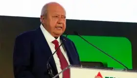 Preparan salida de Romero Deschamps del sindicato de Pemex