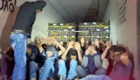 Llevaba trailero a 32 indocumentados