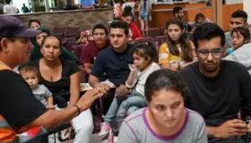Planea EU recopilar ADN de migrantes