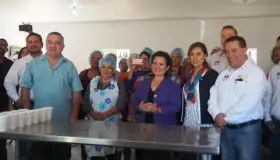 Apoya Alcalde a Centro Comunitario