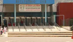 Llega Rosario Robles al Reclusorio Sur