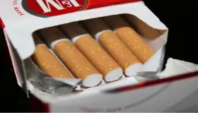 Aumentan edad para compra de cigarrillo