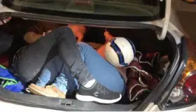 Llevaba  mujer dos indocumentado