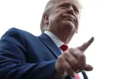 Ordenan a Trump entregar informe íntegro de trama rusa