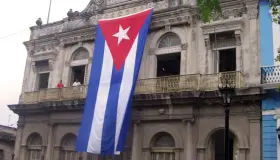 Prohibiría Trump vuelos a Cuba