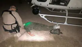 Rescatan a una mujer agentes de la Border Patrol