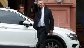 López Obrador recibe en Palacio Nacional al presidente electo de Argentina