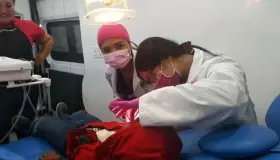 Dan atención de salud a nogalenses