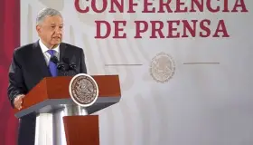 Pone fecha López Obrador para consulta de su mandato