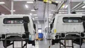 Van a la baja la producción y exportación de autos ligeros