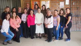 Entregan ropa en Asilo de Ancianos