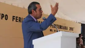 Para acabar con violencia hay que pactar con el narco: exgobernador