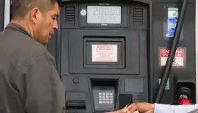 Bajan estímulos IEPS para Magna y Diésel