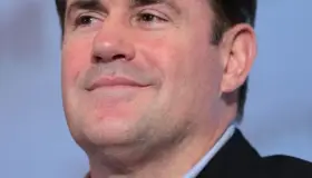 Reconocen labor de Doug Doucey