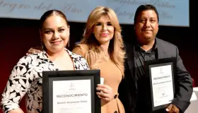 Reconoce Gobernadora a Funcionarios Integros