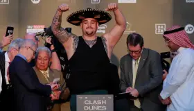 Andy Ruiz le pone color al pesaje