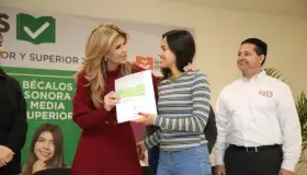 Beneficia Gobernadora Pavlovich a mas sonorenses con Becas Excelencia Sonora 