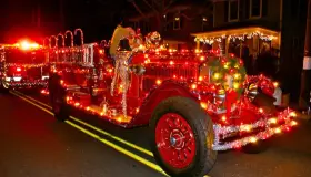 Invitan a Desfile Navideño de Luces