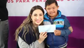 Cumplen a personas especiales