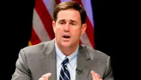 Recibirá Arizona a refugiados: Ducey