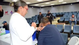 Inmunizan a agentes municipales