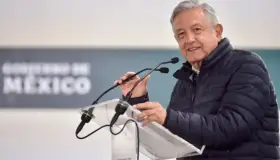 López Obrador exige a IP invertir en generación eléctrica