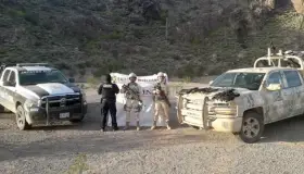 Detienen a migrantes con rifles de asalto