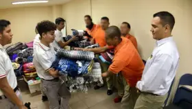 Apoyan estudiantes al Cereso Femenil