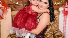 Daniela y Valentina disfrutan de la Navidad