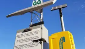 Rescatan a familia de migrantes