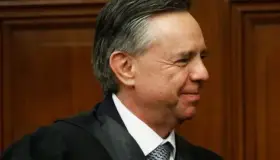 Difunden carta de renuncia de Eduardo Medina Mora