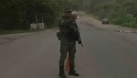Comando asalta autobús con turistas polacos en Chiapas