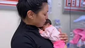 Salvan vida de niño al nacer prematuro