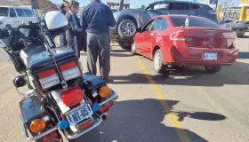 Deja accidente tres lesionados