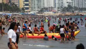 Rechazan pérdidas en turismo por dar fin a ‘puentes’